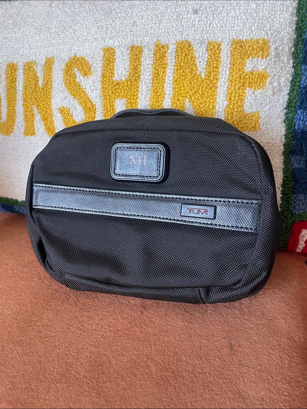Tumi Alpha 2 Split Toiletry Travel bag kit -